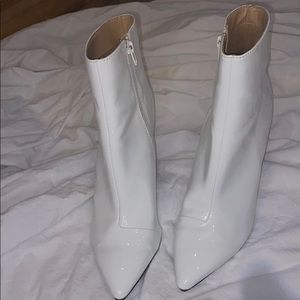 Thalia Sodi Patent leather booties